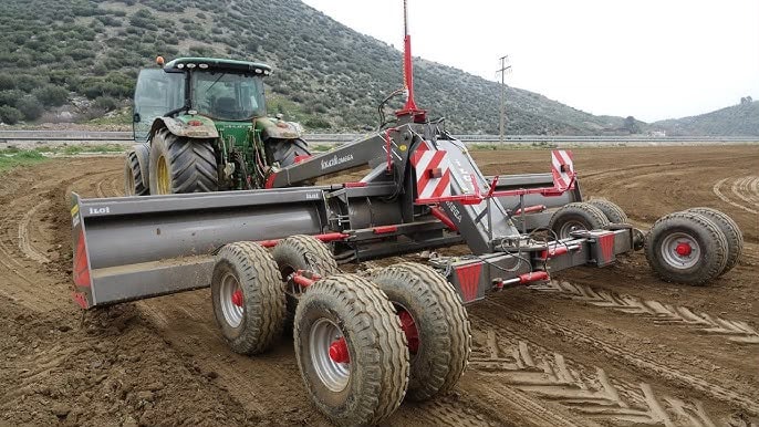 Lazerli arazi tesviye makinesi